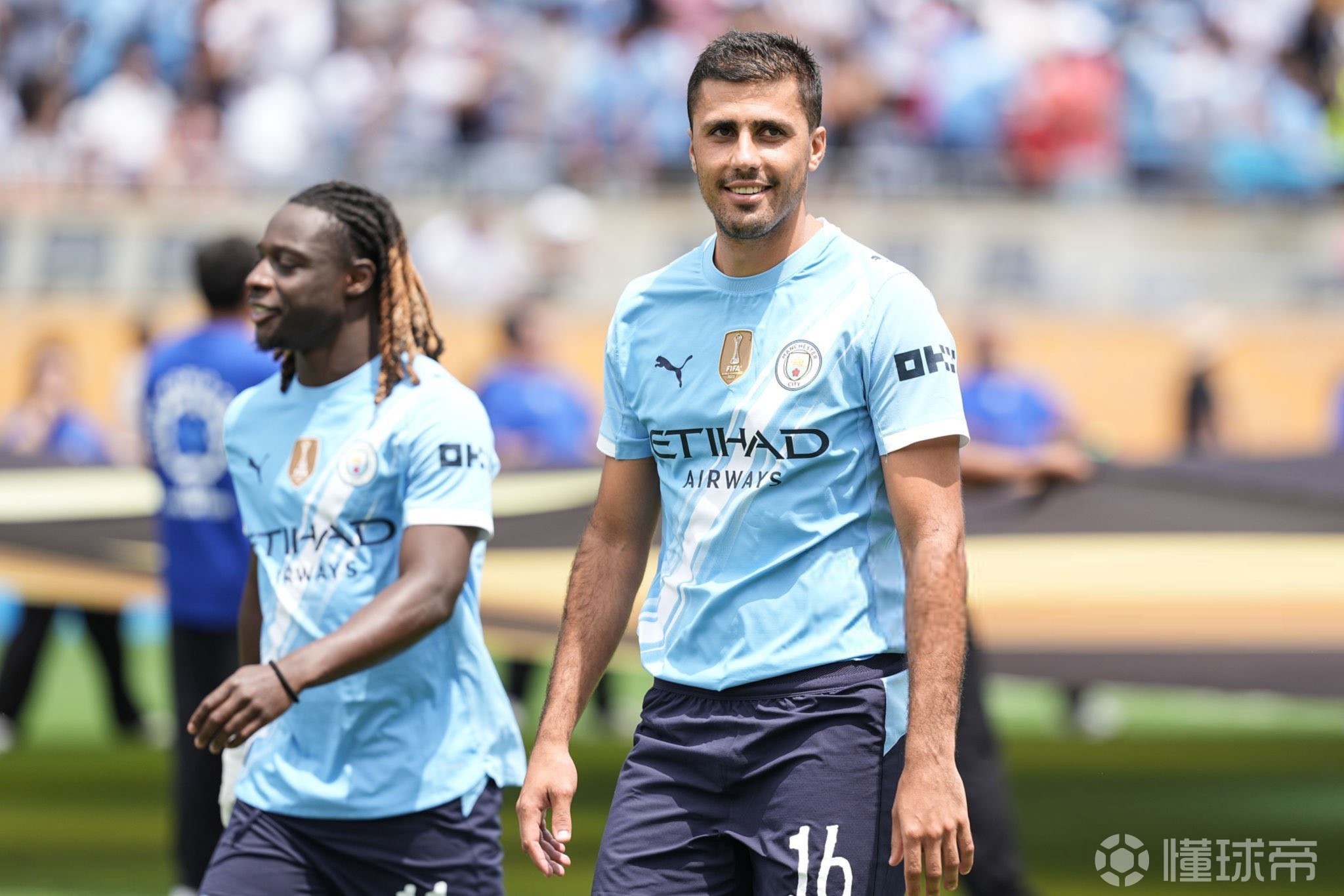 随着阿森纳2-0，利物浦1-1，切尔西1-3爆冷，英超最新积分榜出炉