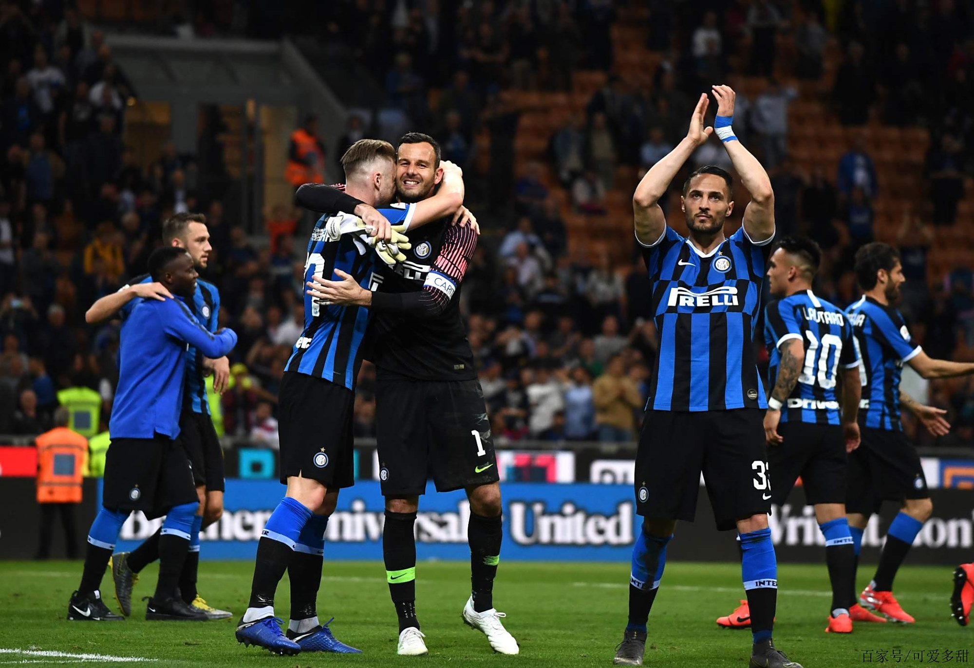 成都蓉城在中超和足协杯表现不佳，古尔芬克尔可能离队，周定洋面临续约问题，俱乐部需补强阵容。