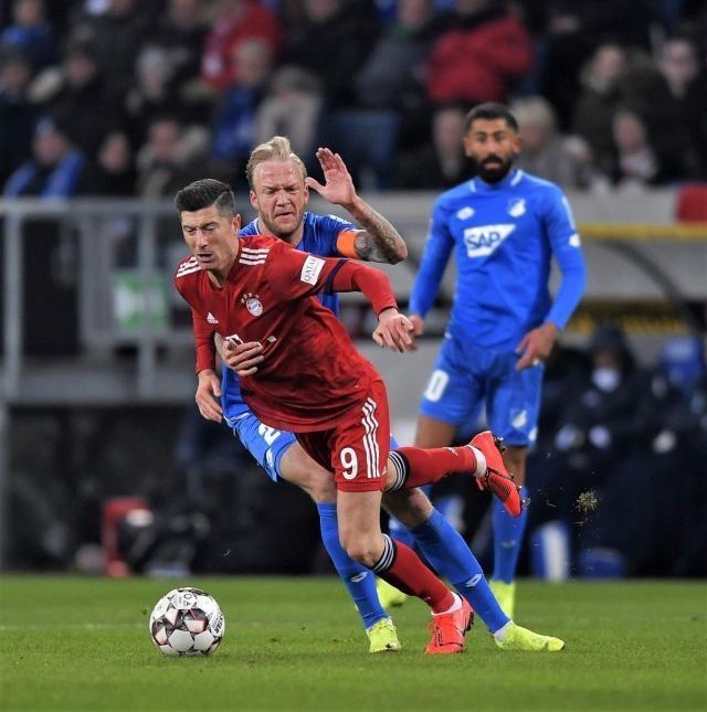 西甲裁判报告：皇马3人被罚下，卡雷拉斯、卡瓦哈尔怒斥裁判（西甲裁判报告：皇马三将染红，卡雷拉斯与卡瓦哈尔怒批主裁）