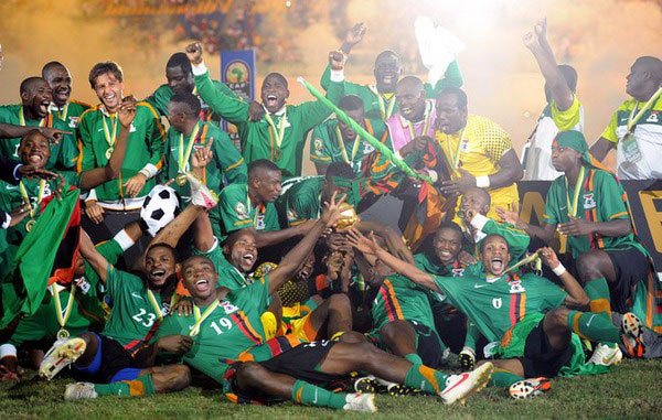 卡卢卢：斯帕莱蒂要求很高；我们可以随时切换三后卫或四后卫