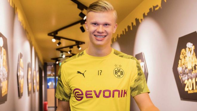 多库是不是疯了啊，非说自己是梅西