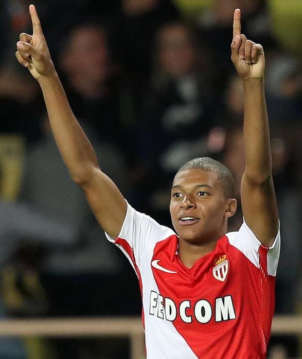 足球这项运动陪伴了我整个初高中，今天我十八岁了，...（十八岁的我：与足球同行的初高中岁月）