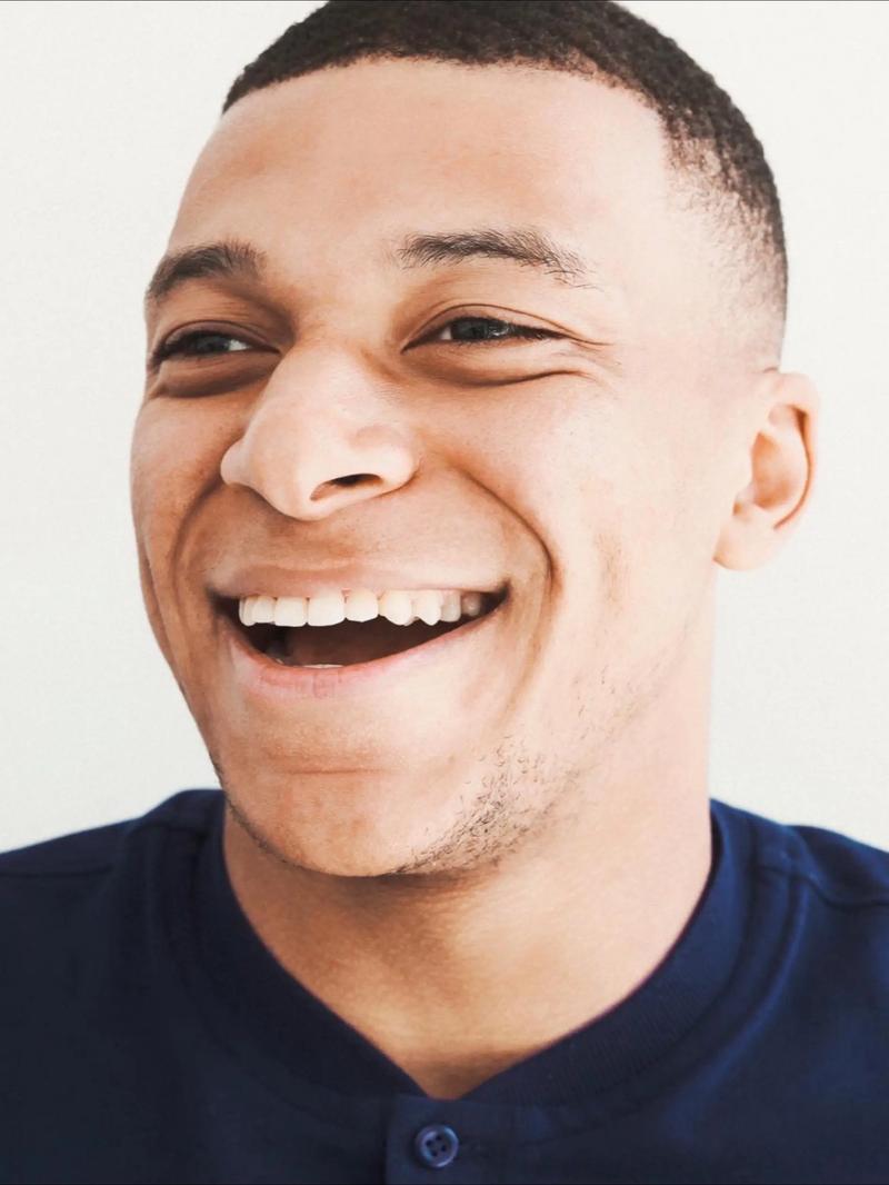 格罗索：停止与2006年国家队比较，年轻球员要重建意大利足球（格罗索：别再和2006年国家队比较，意大利足球重建要靠年轻球员）